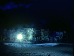 extant_HTLJ_4x05-StrangerInAStrangeWorld_04206