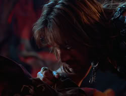 extant_HTLJ_4x05-StrangerInAStrangeWorld_04258