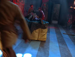extant_HTLJ_4x05-StrangerInAStrangeWorld_04271