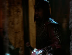 extant_HTLJ_4x05-StrangerInAStrangeWorld_04276