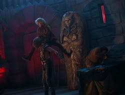 extant_HTLJ_4x05-StrangerInAStrangeWorld_04375