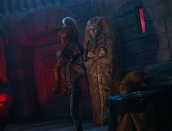 extant_HTLJ_4x05-StrangerInAStrangeWorld_04376