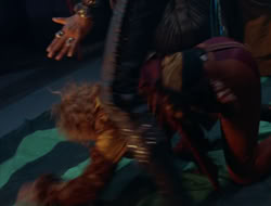 extant_HTLJ_4x05-StrangerInAStrangeWorld_04382