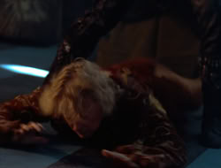 extant_HTLJ_4x05-StrangerInAStrangeWorld_04384