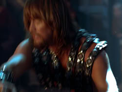 extant_HTLJ_4x05-StrangerInAStrangeWorld_04435
