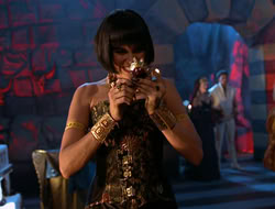 extant_HTLJ_4x05-StrangerInAStrangeWorld_04507