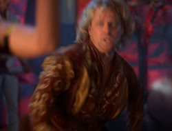 extant_HTLJ_4x05-StrangerInAStrangeWorld_04524