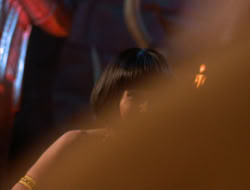 extant_HTLJ_4x05-StrangerInAStrangeWorld_04544