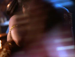 extant_HTLJ_4x05-StrangerInAStrangeWorld_04559