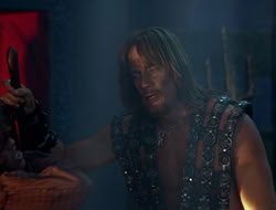 extant_HTLJ_4x05-StrangerInAStrangeWorld_04754