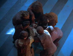 extant_HTLJ_4x05-StrangerInAStrangeWorld_04799