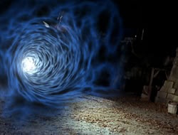 extant_HTLJ_4x05-StrangerInAStrangeWorld_04883