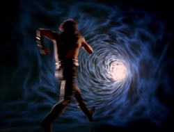 extant_HTLJ_4x05-StrangerInAStrangeWorld_04890