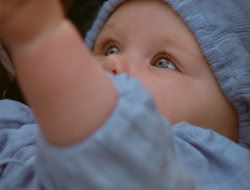 extant_HTLJ_4x06-TwoMenAndABaby_00800