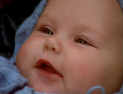 extant_HTLJ_4x06-TwoMenAndABaby_00833