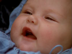 extant_HTLJ_4x06-TwoMenAndABaby_00835