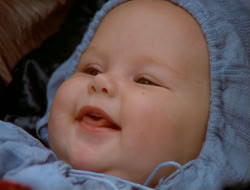 extant_HTLJ_4x06-TwoMenAndABaby_00873