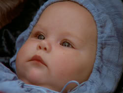 extant_HTLJ_4x06-TwoMenAndABaby_00953