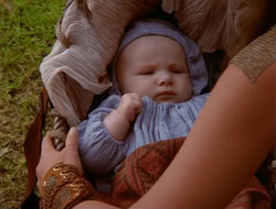 extant_HTLJ_4x06-TwoMenAndABaby_01219