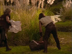 extant_HTLJ_4x06-TwoMenAndABaby_01403