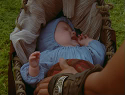 extant_HTLJ_4x06-TwoMenAndABaby_01432