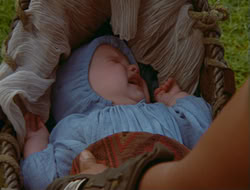 extant_HTLJ_4x06-TwoMenAndABaby_01435