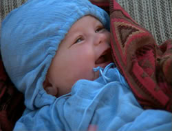 extant_HTLJ_4x06-TwoMenAndABaby_01706
