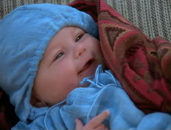 extant_HTLJ_4x06-TwoMenAndABaby_01707