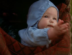 extant_HTLJ_4x06-TwoMenAndABaby_01901
