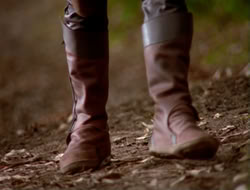 extant_HTLJ_4x06-TwoMenAndABaby_01962