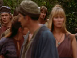 extant_HTLJ_4x06-TwoMenAndABaby_02272