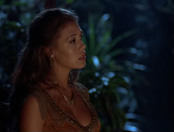 extant_HTLJ_4x06-TwoMenAndABaby_02960