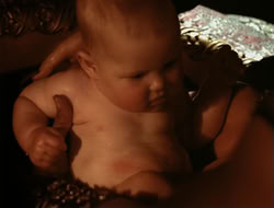 extant_HTLJ_4x06-TwoMenAndABaby_04083