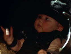 extant_HTLJ_4x06-TwoMenAndABaby_04253