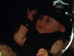 extant_HTLJ_4x06-TwoMenAndABaby_04254