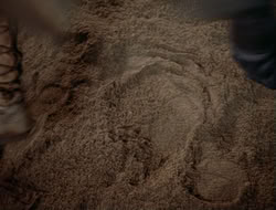 extant_HTLJ_4x06-TwoMenAndABaby_04662