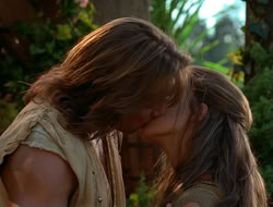 extant_HTLJ_4x06-TwoMenAndABaby_05026