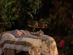 extant_HTLJ_4x06-TwoMenAndABaby_05071