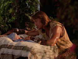 extant_HTLJ_4x06-TwoMenAndABaby_05080