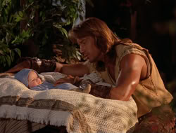 extant_HTLJ_4x06-TwoMenAndABaby_05087