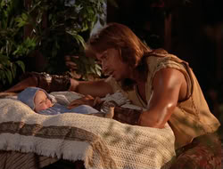 extant_HTLJ_4x06-TwoMenAndABaby_05088