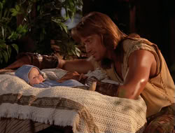 extant_HTLJ_4x06-TwoMenAndABaby_05093