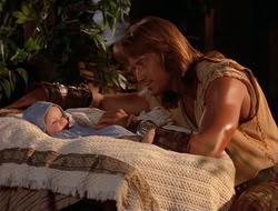 extant_HTLJ_4x06-TwoMenAndABaby_05094