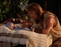 extant_HTLJ_4x06-TwoMenAndABaby_05095