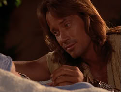 extant_HTLJ_4x06-TwoMenAndABaby_05143