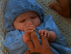 extant_HTLJ_4x06-TwoMenAndABaby_05154