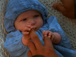 extant_HTLJ_4x06-TwoMenAndABaby_05156