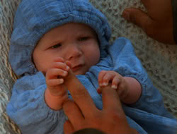 extant_HTLJ_4x06-TwoMenAndABaby_05157