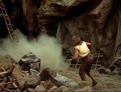 extant_HTLJ_4x10-HerculesOnTrial_00474