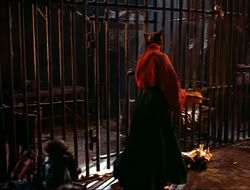 extant_HTLJ_4x10-HerculesOnTrial_02321